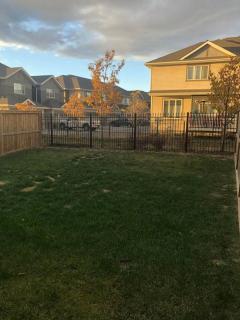 Cozy and beautiful 3 bedroom house close to lake - Edmonton - 6