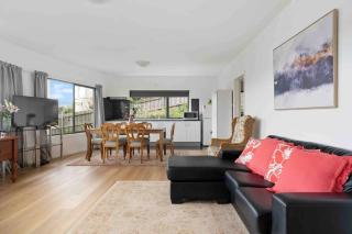 Blackmans Bay Living- Beautiful Ocean Views - 8