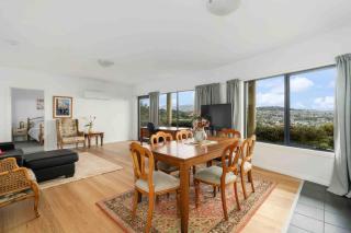 Blackmans Bay Living- Beautiful Ocean Views - 4