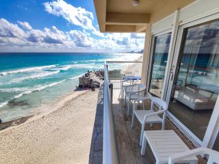 Paradise Beachfront & Nightlife Heart - 6