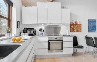 5 Bedroom Stunning Home In Grenaa - 4