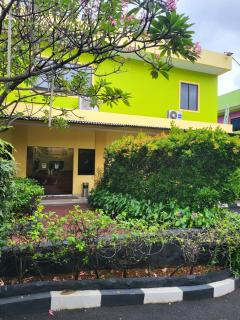RedDoorz Plus near Dunia Fantasi Ancol - Jakarta - 9