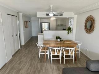 Bargara Oceanfront Luxury Grd Flr Apartment - Bargara - 4