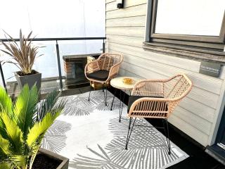 A Cozy Hideaway with Balcony - Close to Beach - 6