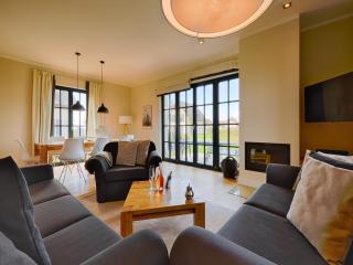 Reetland am Meer - Luxus Reetdachvilla mit 3 Schlafzimmern, Sauna und Kamin F08 - Dranske - 0