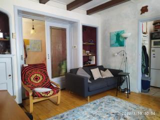 The cosy little house with the sundial - 8