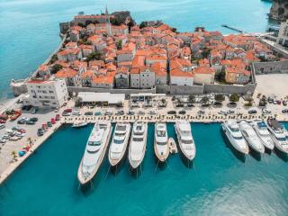 La Villa Boutique Hotel - Budva - 9