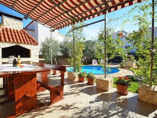 Three Apartment Complex With Pool - Tribunj - 0