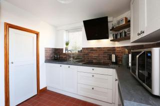 Old Stables, hidden period gem, spectacular garden - 2