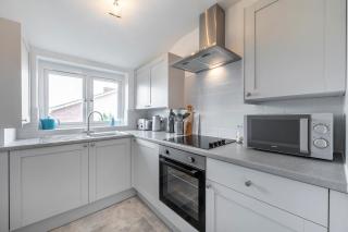 Sea Breeze Apartment - Walton-on-the-Naze - 4
