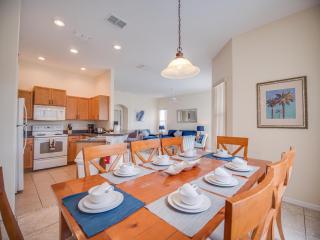 Stylish 5-Bedroom Villa with Game Room, Pool & Spa in Gated Community - Short Drive from Disney - Davenport - 4