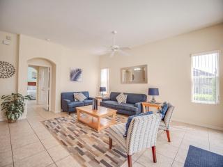 Stylish 5-Bedroom Villa with Game Room, Pool & Spa in Gated Community - Short Drive from Disney - Davenport - 6