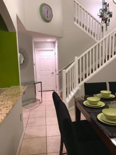 South Facing Pool with Lake View - Hot Tub - Lake Berkley Gated Resort - Nr Disney - Kissimmee - 2