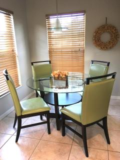 South Facing Pool with Lake View - Hot Tub - Lake Berkley Gated Resort - Nr Disney - Kissimmee - 1