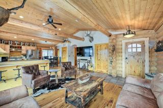 Charming Bedford Cabin with Private Hot Tub! - Thayne - 9