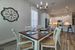 Spacious Gulfport Home - Walk to Beach! - Gulfport - 3