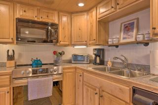 Updated Loon Townhome with Mtn Views and Ski Shuttle! - Lincoln - 3