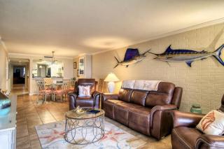 2 Bedroom with Den and 3 Bathrooms Elegant view of The Gulf of Mexico - Port Aransas - 1