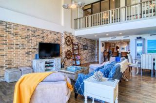 Floor to Ceiling Arched Window Panoramic View of the Coast in This Split Level Penthouse - Port Aransas - 0