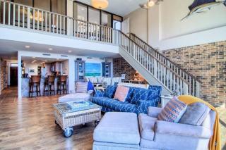Floor to Ceiling Arched Window Panoramic View of the Coast in This Split Level Penthouse - Port Aransas - 9