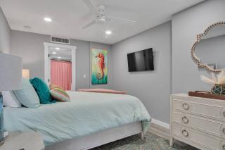 Split Level Pentouse with Floor to Ceiling Arched Window and Panoramic View of the Coast - Port Aransas - 2