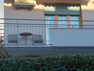 BLUE APARTMENT - a due passi dal lago, parcheggio privato - Lazise - 3