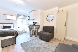 London Studios Very Close to Central Line Underground Shepherds Bush and Westfield Newly Refurbished - Londres - 3