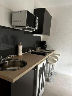 Joli studio avec parking privé - Moulins - 2