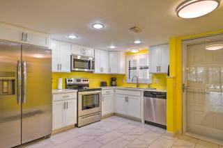 Cheery Condo with Pool Access 3 Miles to Beach! - Iona - 2