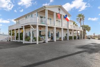 Tropic Island Resort - Port Aransas - 8