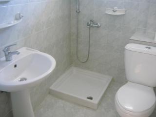 Kuris Studios & Apartments - 8