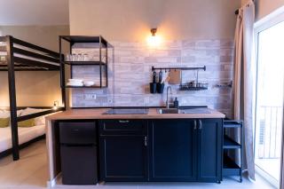 Tiny Daisy House - 1