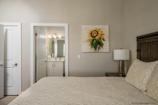 S404-The Penthouse-Fourth Floor 3-bedroom Pool View - St. George - 4