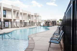 Lofts 13 4-bedroom Modern Loft Steps from the Pool - 0