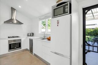 Emilias' Place - Mile End City Fringe - Keswick - 8