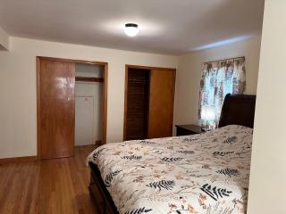 J1 Pleasant Room near Rutgers U, hospitals - 5