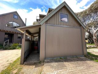 Studio at Snow Daisy - 3