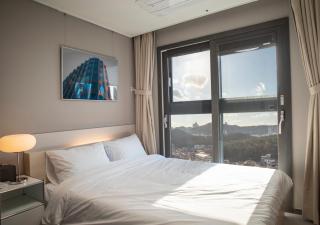 Y COLLECTION by UH FLAT OSIRIA - 2