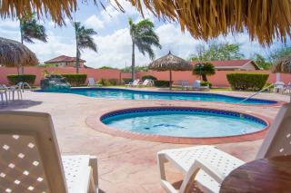 Sasaki Apartments - Palm-Eagle Beach - 4