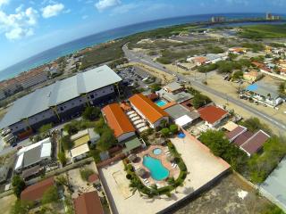 Sasaki Apartments - Palm-Eagle Beach - 3
