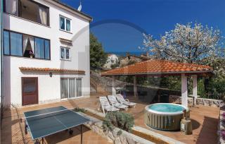 2 Bedroom Beautiful Apartment In Lovran - 9
