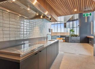 L19 Spacious Apt, Wi-Fi, Parking by Stylish Stays - Brisbane - 7