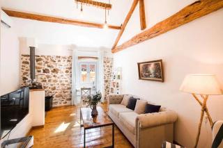Alia House - Doukádes - 9