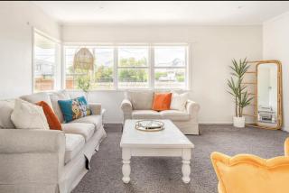 Bright & Central Home - 3