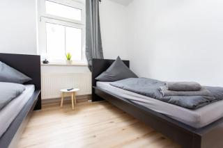 Schicke Wohnung mit 3 Schlafzimmern, vollausgestatteter Küche & Bad - Bettwäsche, Handtücher und WiFi inklusive - Chemnitz - 3