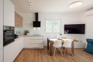 Apartment with terrace and parking near beach - Podstrana - 8
