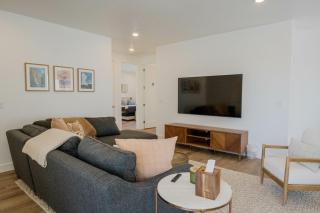 Birdie On The 8th 2174- 7 Bedroom, Private Pool, Hot Tub - Washington - 1