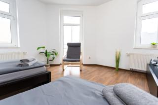 Schicke Wohnung mit 3 Schlafzimmern, vollausgestatteter Küche & Bad - Bettwäsche, Handtücher und WiFi inklusive - Chemnitz - 6