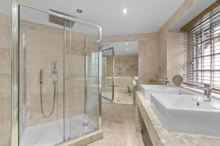 NEW 2024 Modern Luxury Holiday Home on the Beach in Devon - Free Parking, Pets Welcome, Sleeps 10 - 1