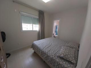 Lindo Apartamento com 5 suítes perto do mar! No melhor lugar de Meia Praia - 2